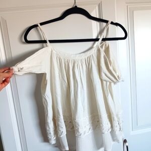 Free people size small color cream